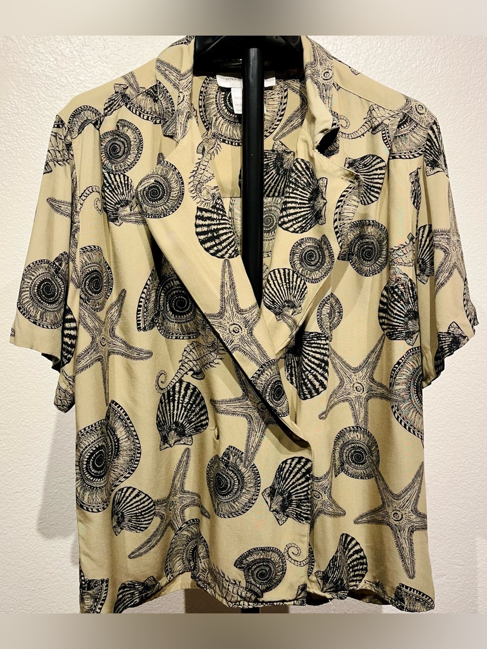 Vintage Jones New York Tan and Black Seashell Print Blouse - Size 14 (Women’s)